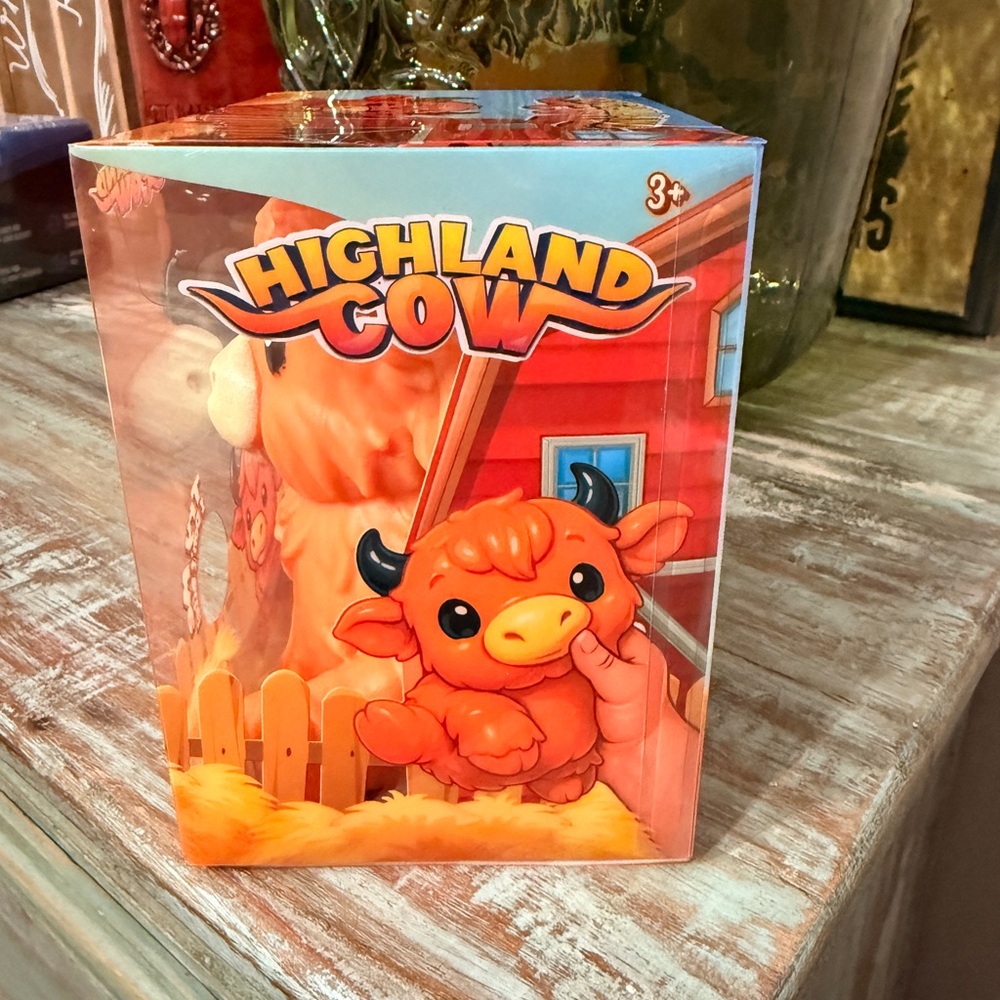 Squishy Highland Cow New Release! TikTok Viral! Rare! New in Box! - Picture 3 of 4